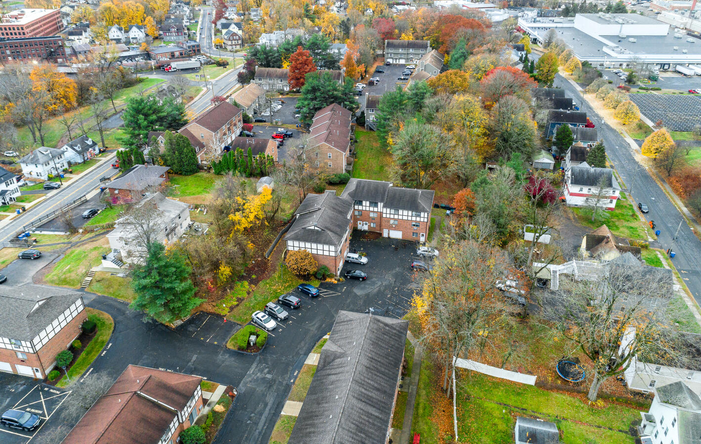 Meriden CT Meriden CT- Condo